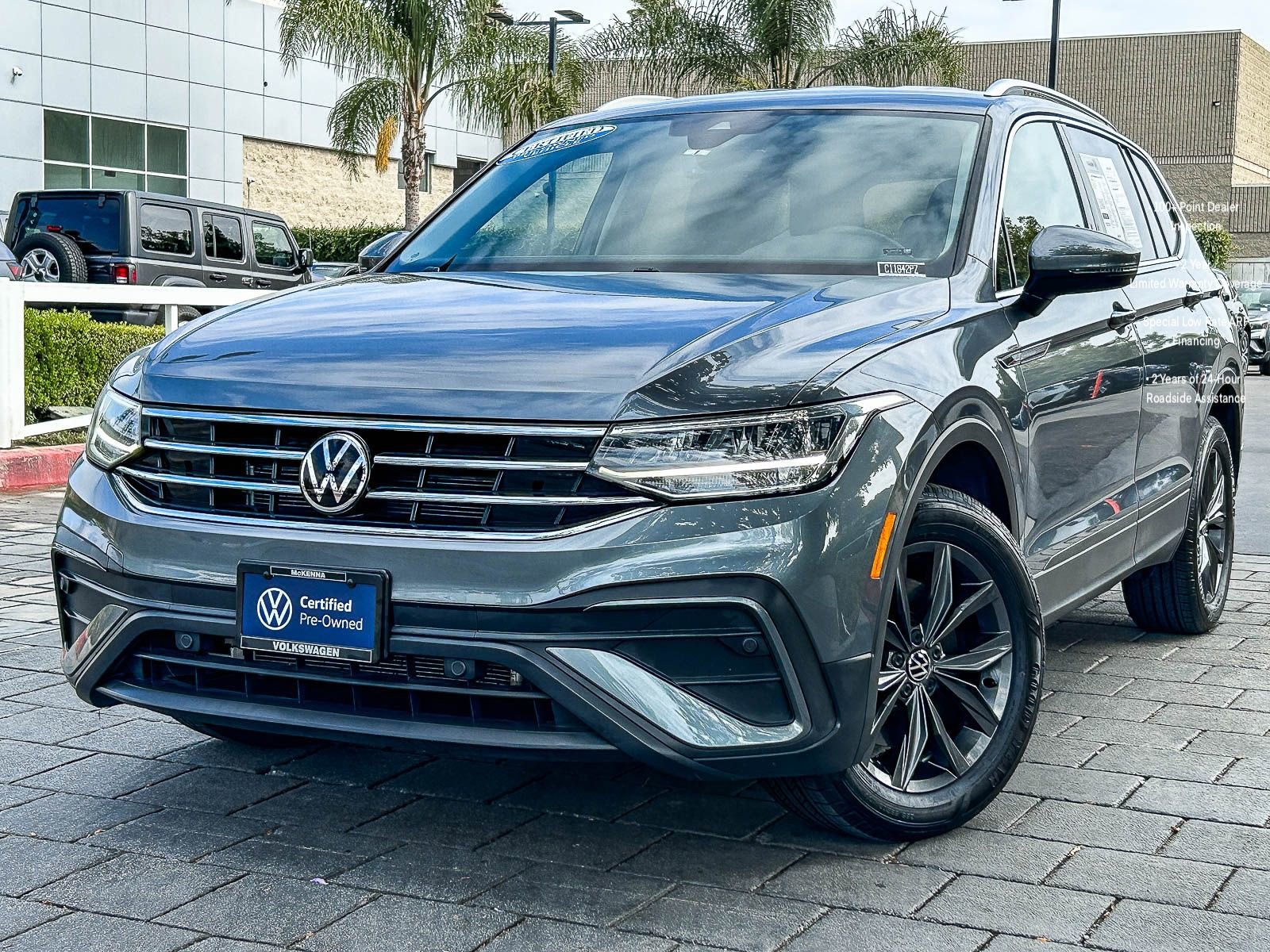 Used 2023 Volkswagen Tiguan SE FWD image 1