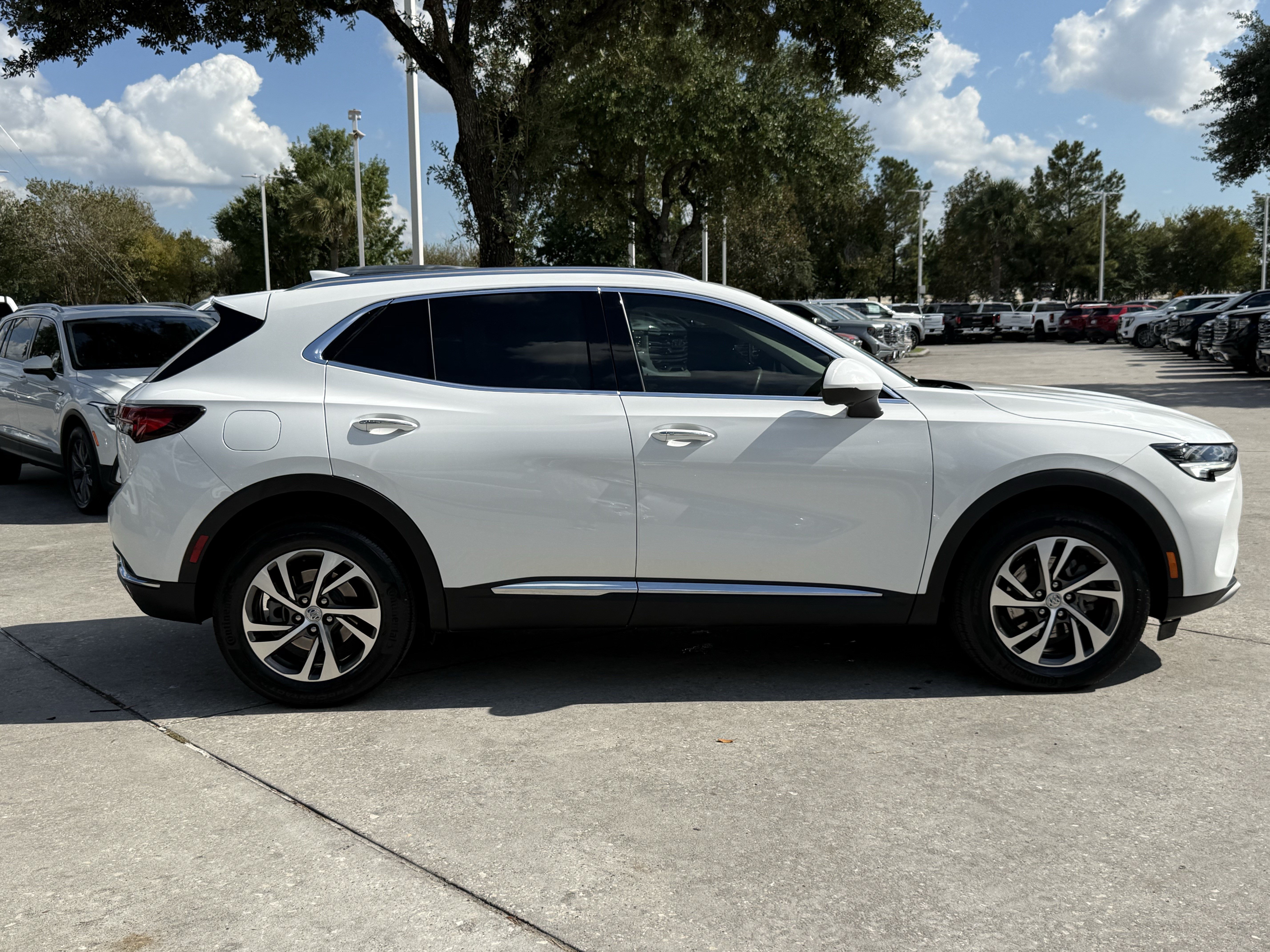 Used 2023 Buick Envision Essence w/ Technology Package I AWD/4WD image 3