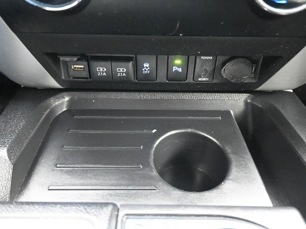 Used 2021 Toyota Tundra Limited w/ Limited Premium Package image 21