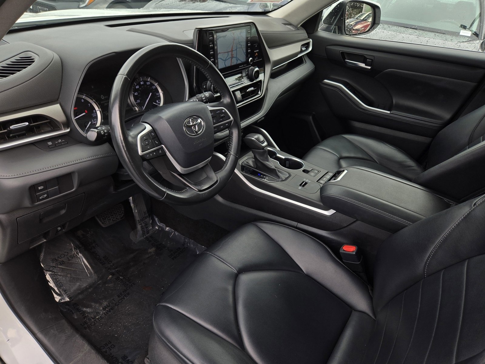 Certified 2022 Toyota Highlander XLE image 8