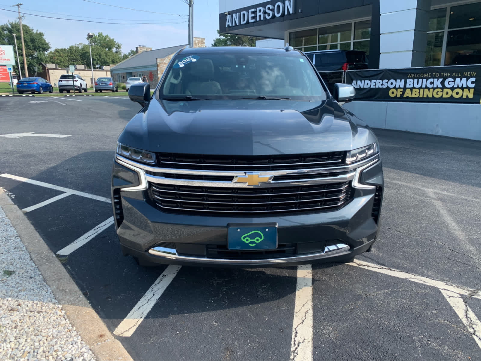 Used 2021 Chevrolet Suburban LT AWD/4WD image 2