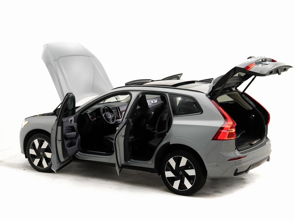 Used 2024 Volvo XC60 T8 Plus image 28