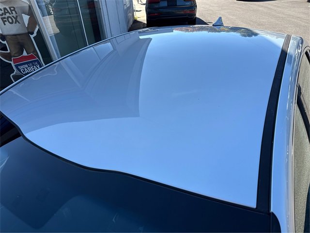 Used 2017 Kia Cadenza Premium image 13