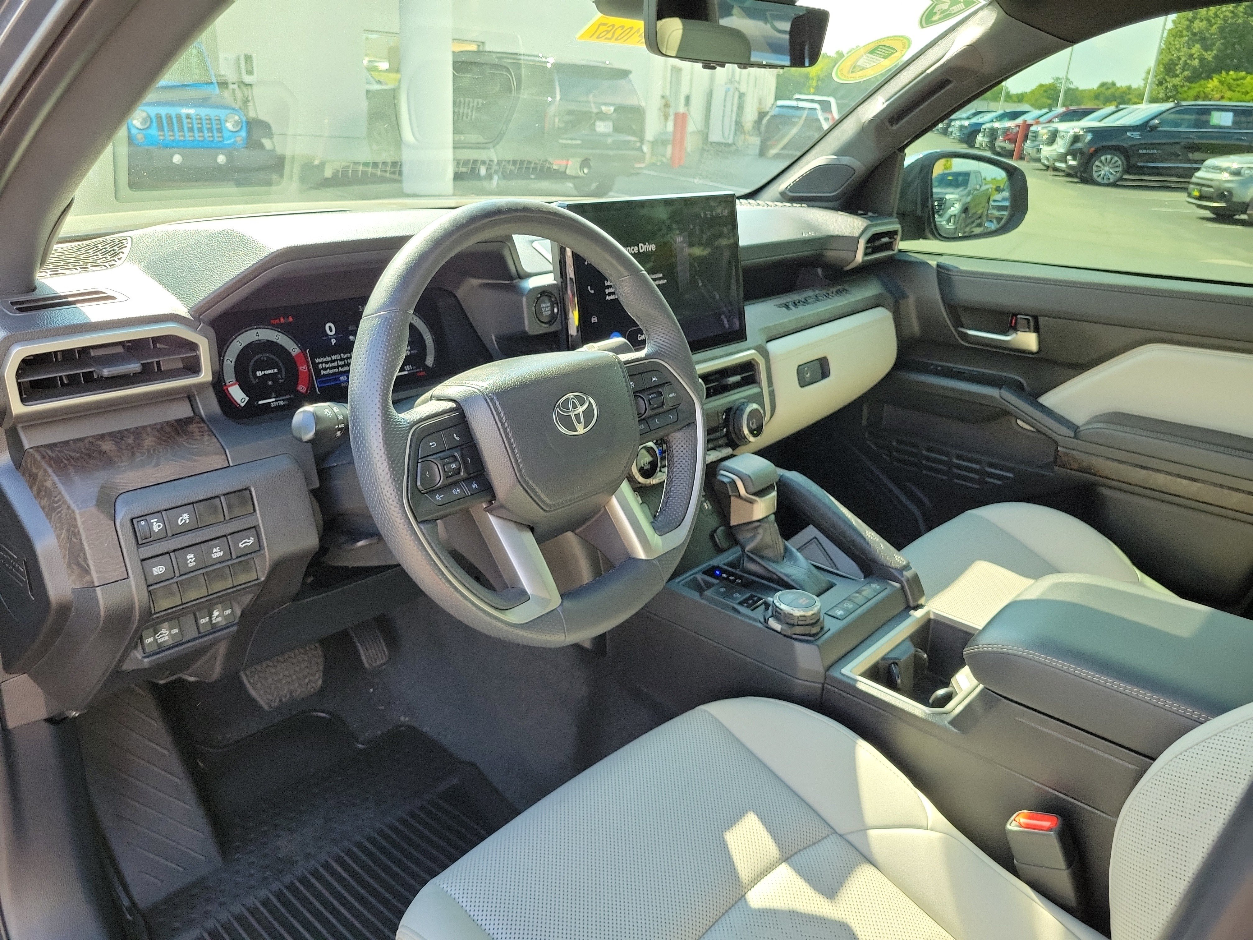 Used 2024 Toyota Tacoma Limited w/ Limited Package (LT) AWD/4WD image 17