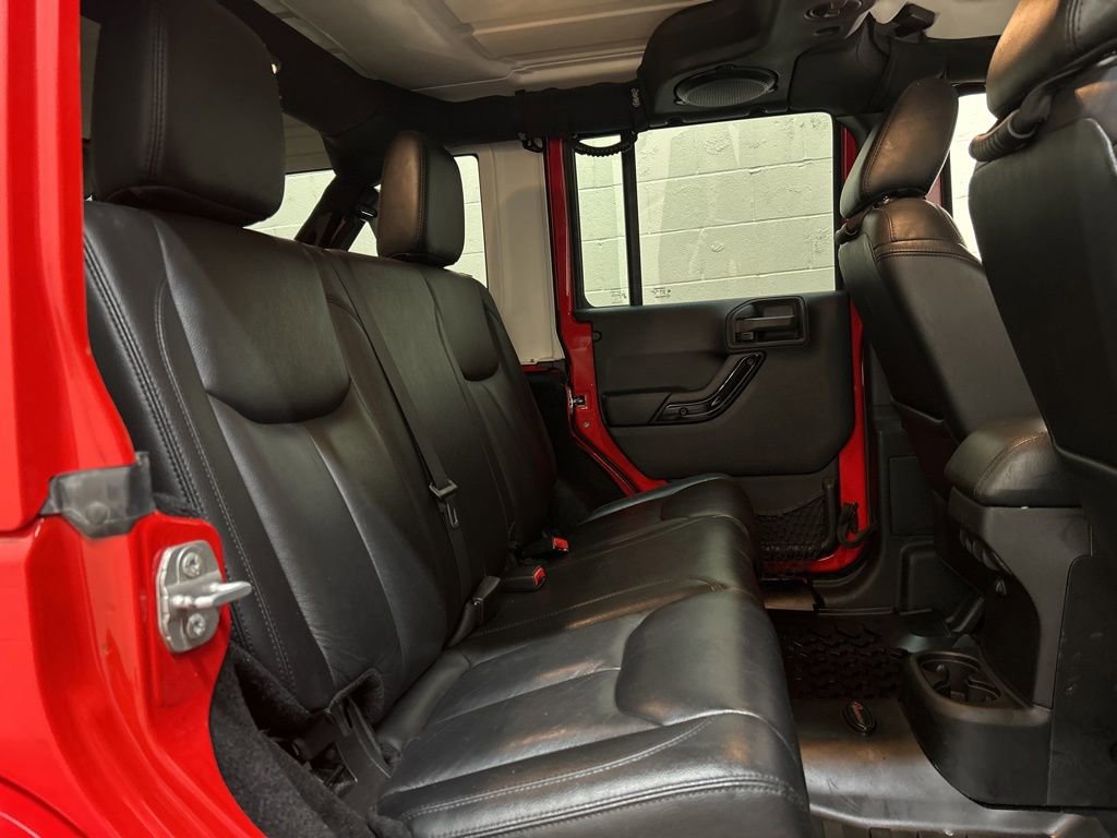 Used 2014 Jeep Wrangler Unlimited Sahara AWD/4WD image 7