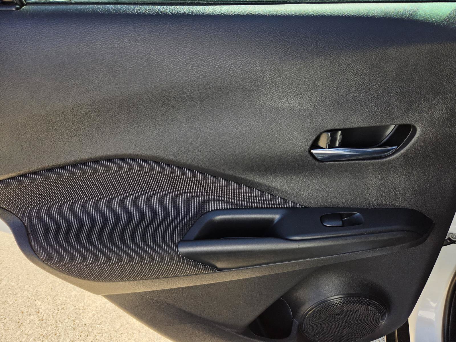 Used 2020 Nissan Kicks SV FWD image 11