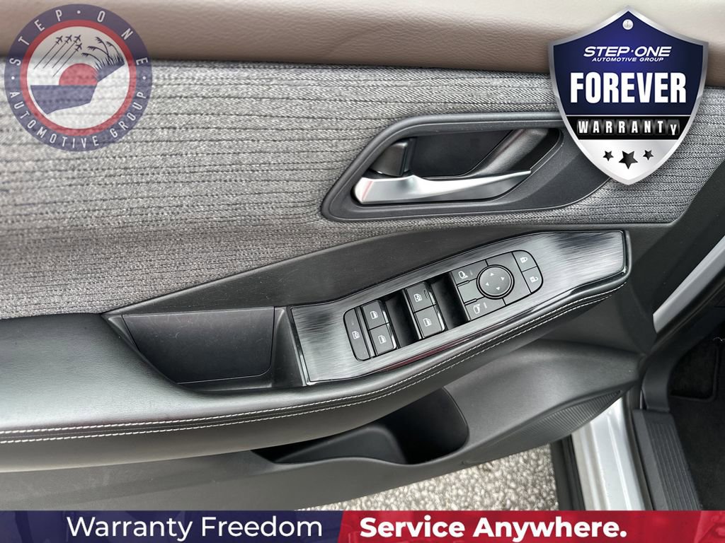 Used 2023 Nissan Rogue SV FWD image 12