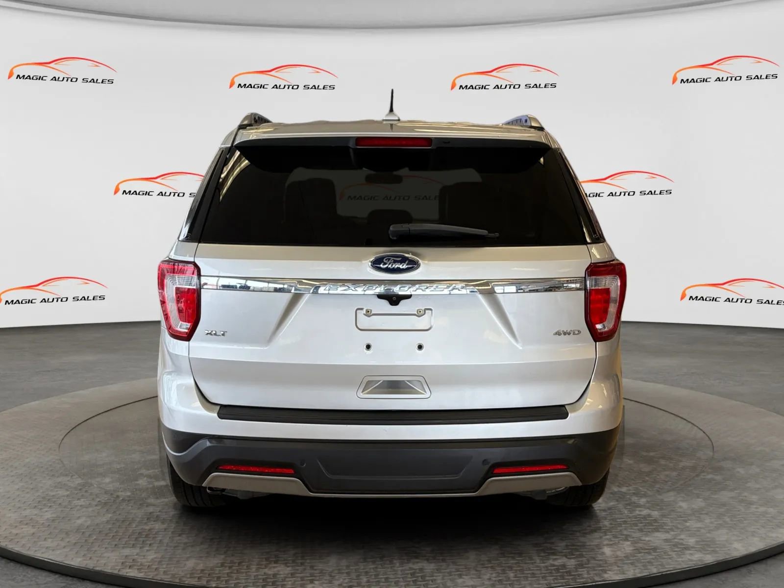 Used 2019 Ford Explorer XLT w/ Equipment Group 202A image 45