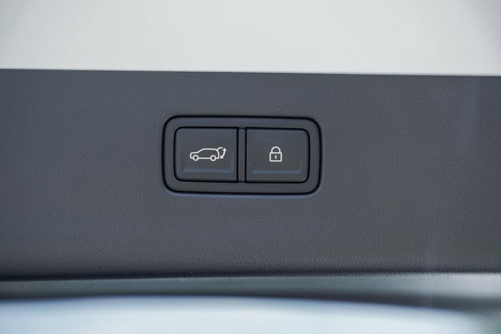 New 2026 Hyundai Ioniq 9 SE image 10