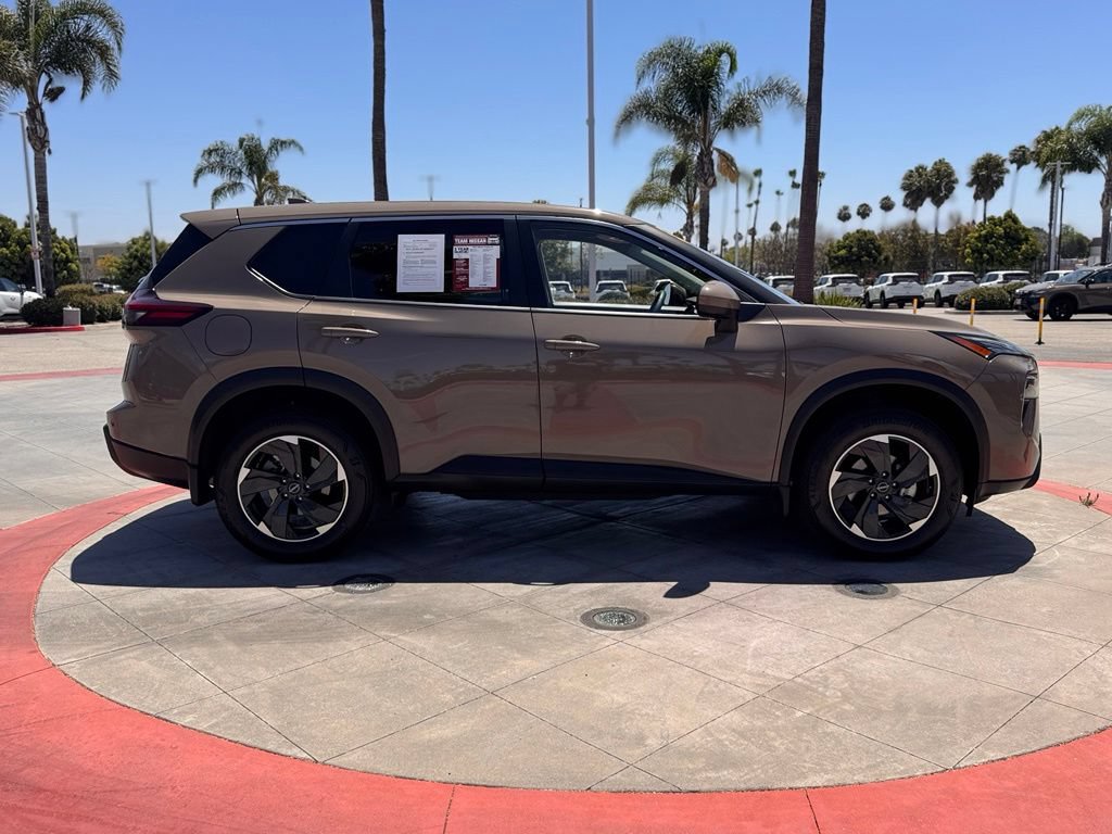 Certified 2025 Nissan Rogue SV AWD/4WD image 9