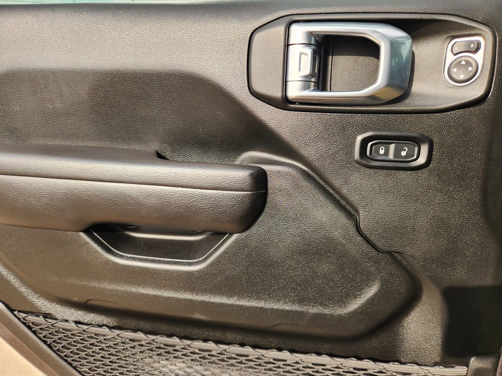 Used 2022 Jeep Wrangler Unlimited Rubicon 4xe w/ Steel Bumper Group image 23