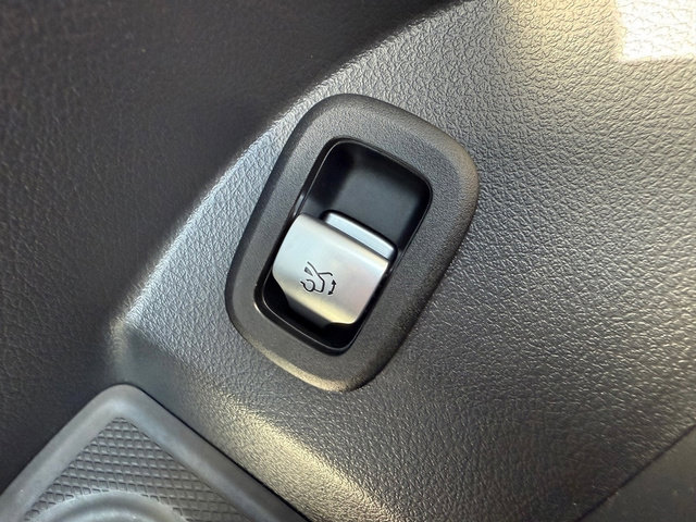 Used 2025 Mercedes-Benz GLC 43 AMG 4MATIC image 15