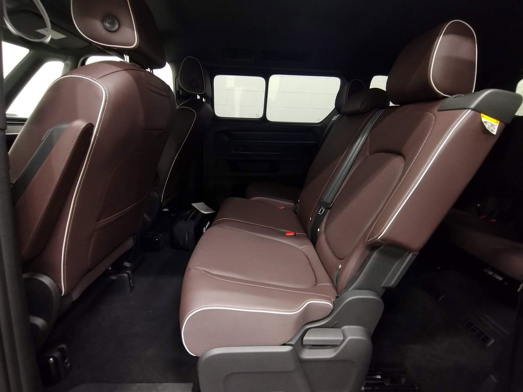 New 2025 Volkswagen ID. Buzz Pro S image 32