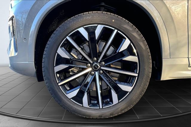 New 2026 Volvo XC90 T8 Plus w/ Protection Package Premier image 14