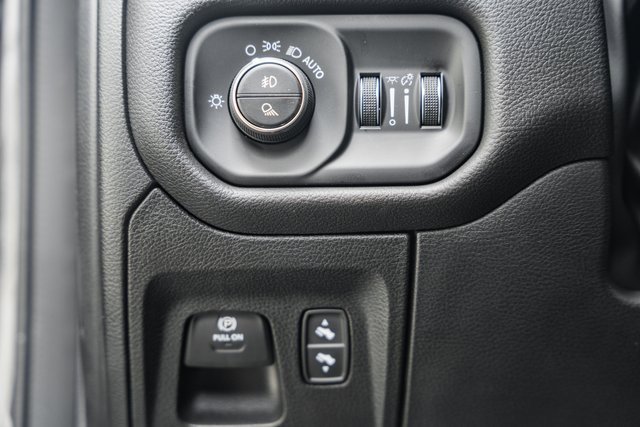New 2026 RAM 1500 4x4 Crew Cab image 38
