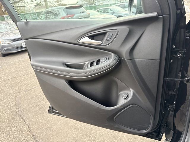 Used 2023 Buick Encore GX Select w/ Sport Touring Package image 25