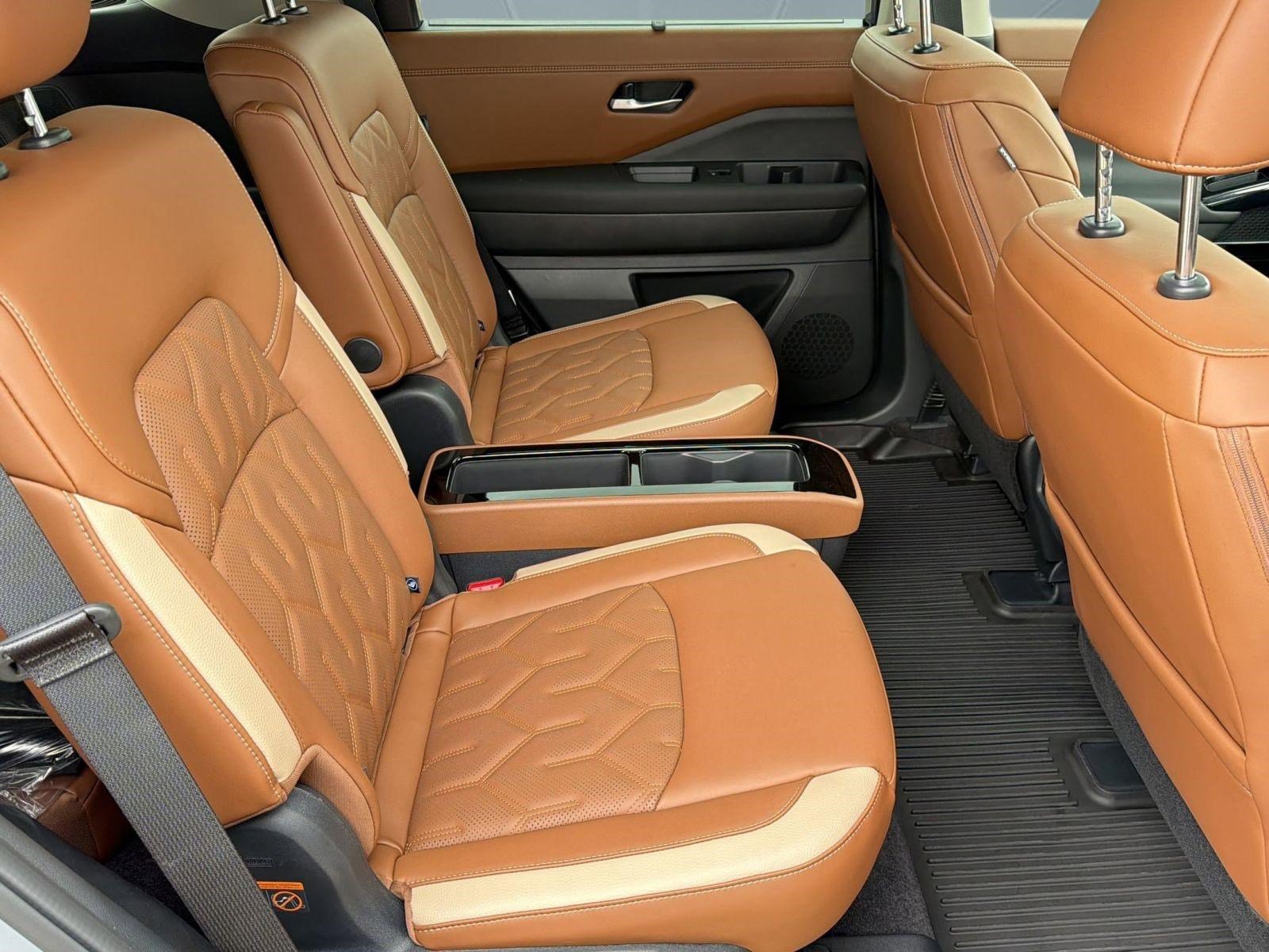 New 2026 Nissan Pathfinder Platinum w/ Lighting Package image 29