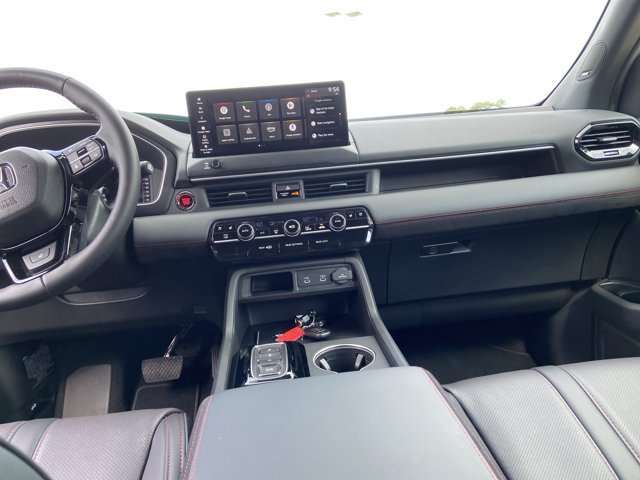 Used 2026 Honda Pilot Black Edition image 15