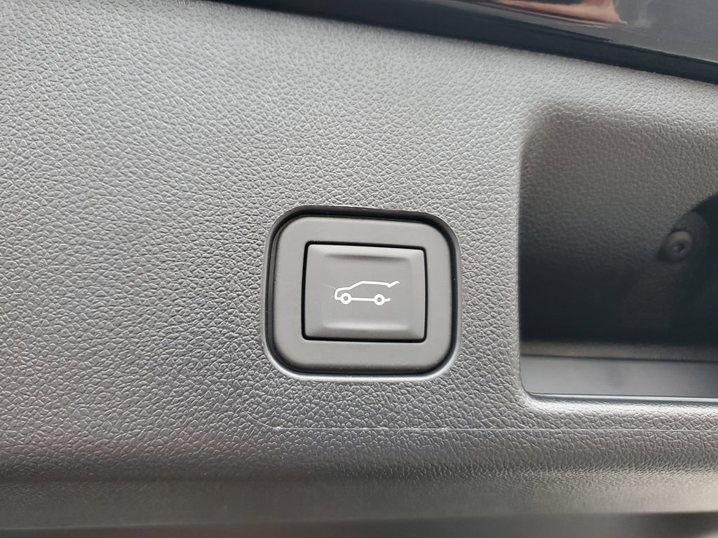 New 2026 Chevrolet Equinox EV LT image 9