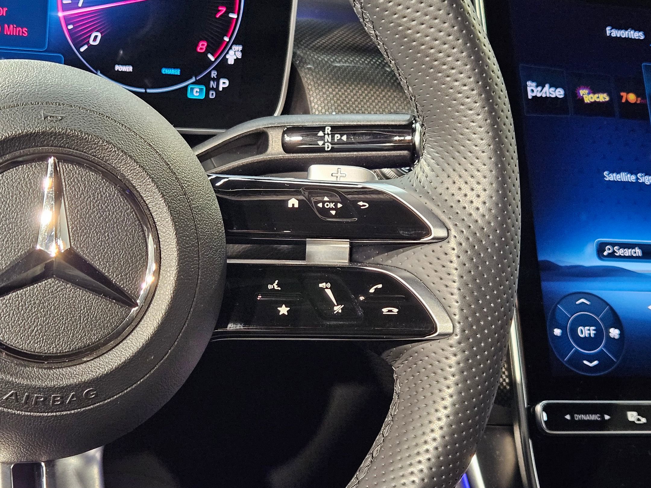 Used 2025 Mercedes-Benz GLC 300 4MATIC image 29