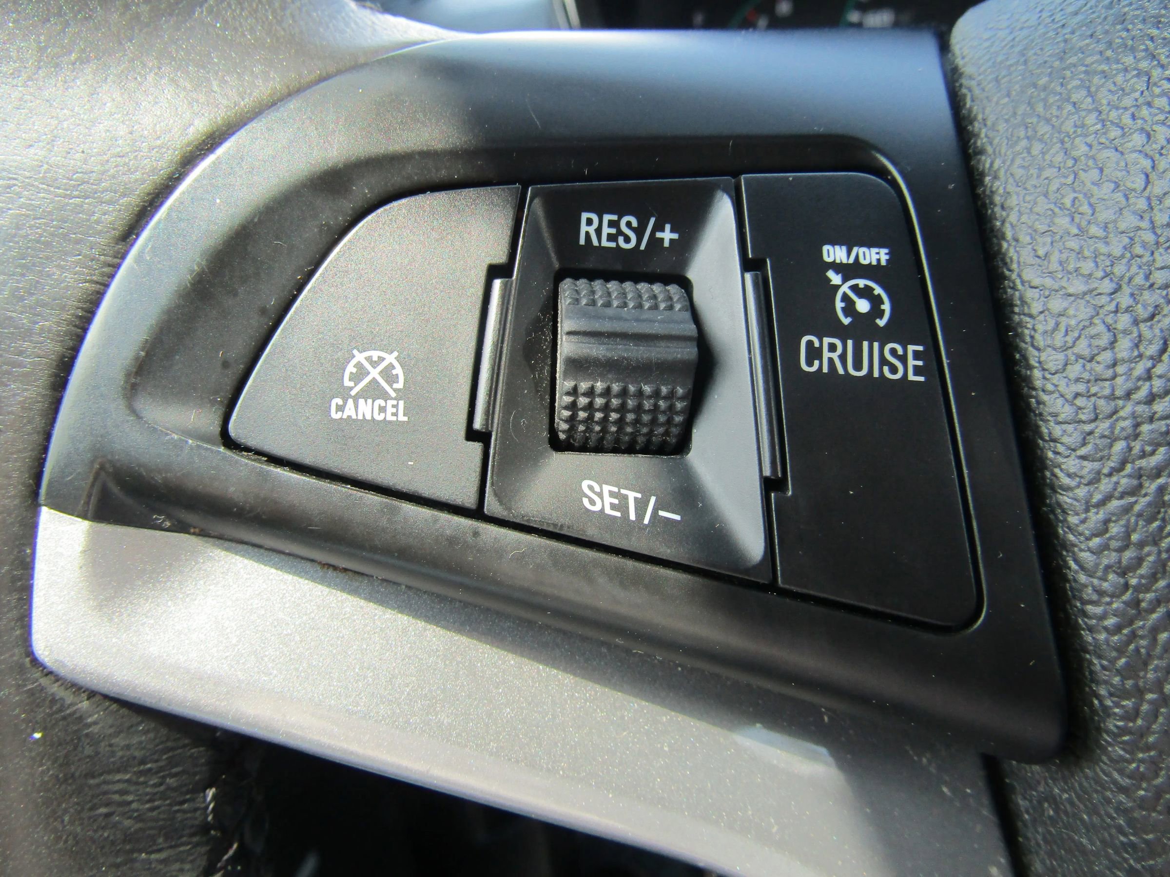 Used 2017 Chevrolet Trax LT w/ Sun & Sound Package FWD image 33