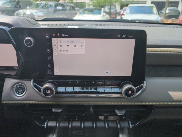 Used 2024 Chevrolet Colorado ZR2 w/ Technology Package AWD/4WD image 13