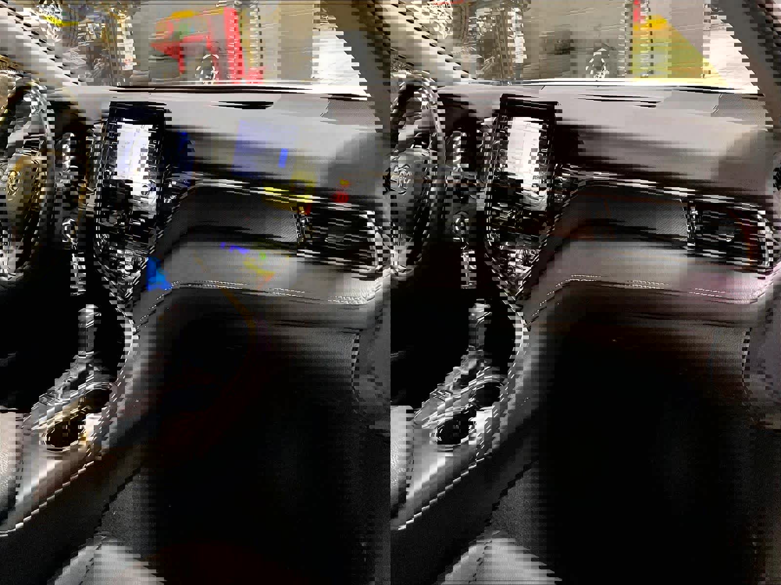 Used 2024 Toyota Camry SE image 14