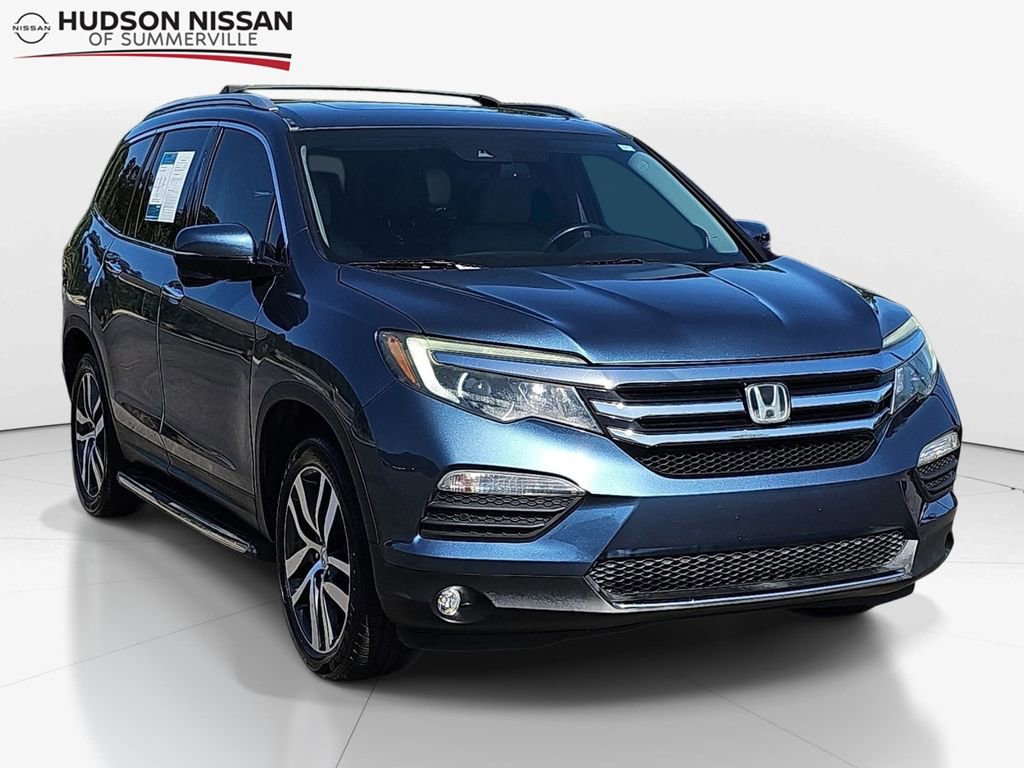 Used 2017 Honda Pilot Touring image 1