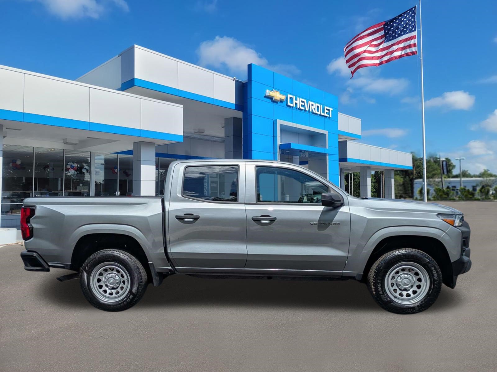 Used 2025 Chevrolet Colorado W/T RWD image 2