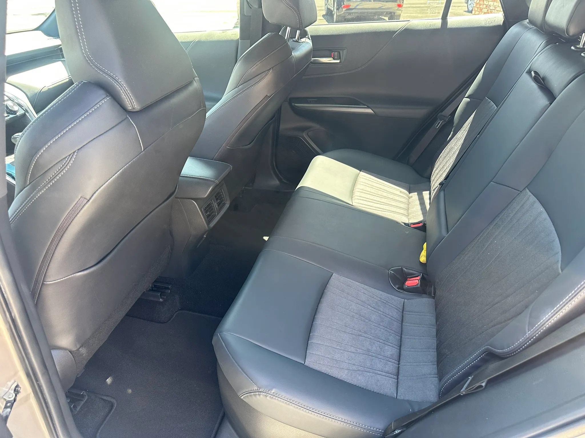 Used 2021 Toyota Venza XLE AWD/4WD image 15