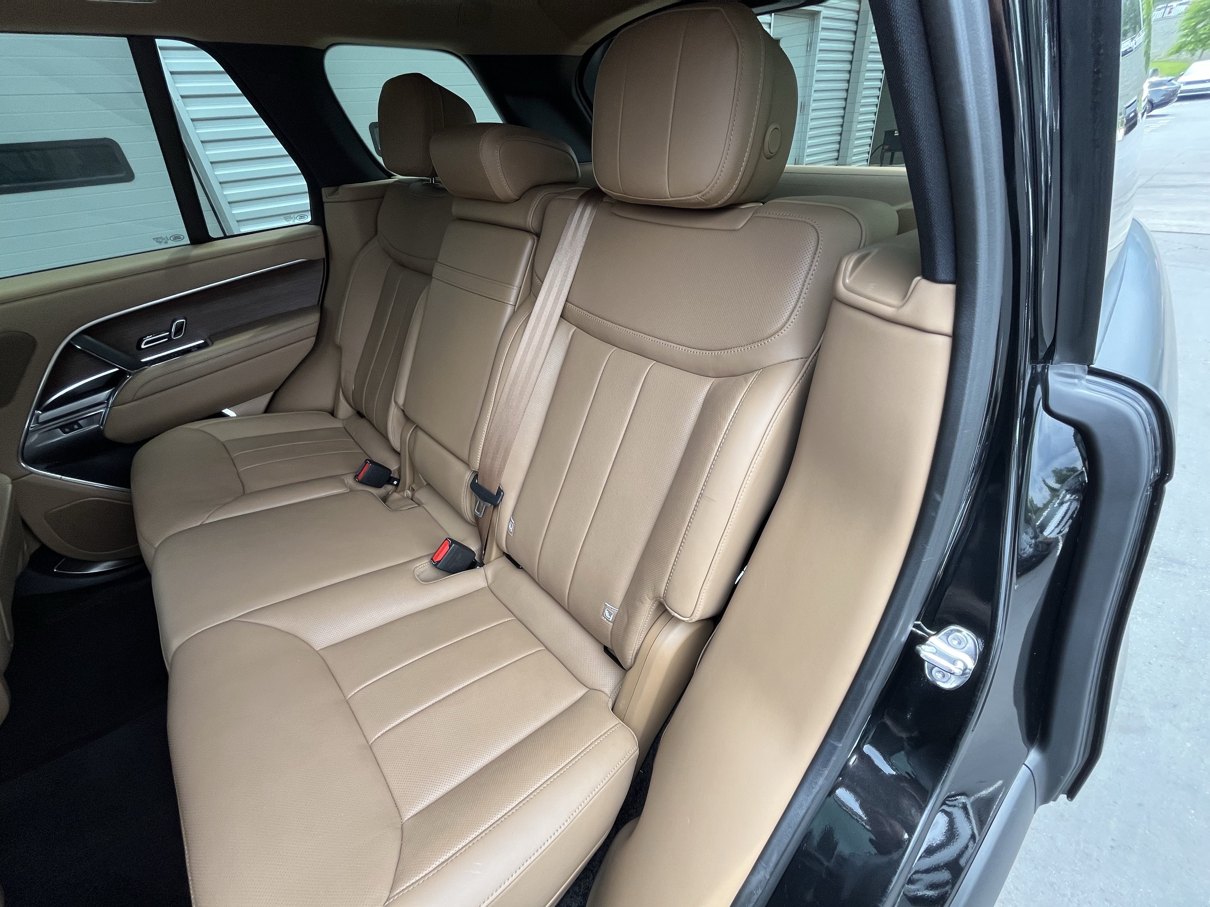 Certified 2024 Land Rover Range Rover SE AWD/4WD image 30