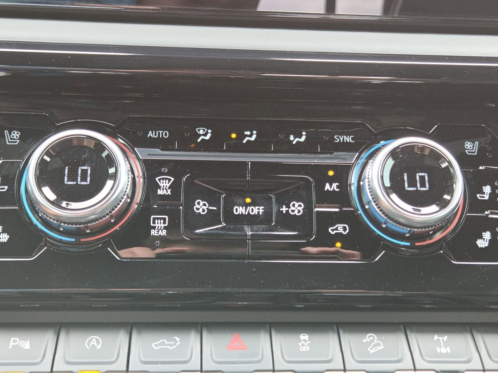 New 2026 GMC Sierra 1500 AT4X w/ LPO, Black Badging Package AWD/4WD image 37