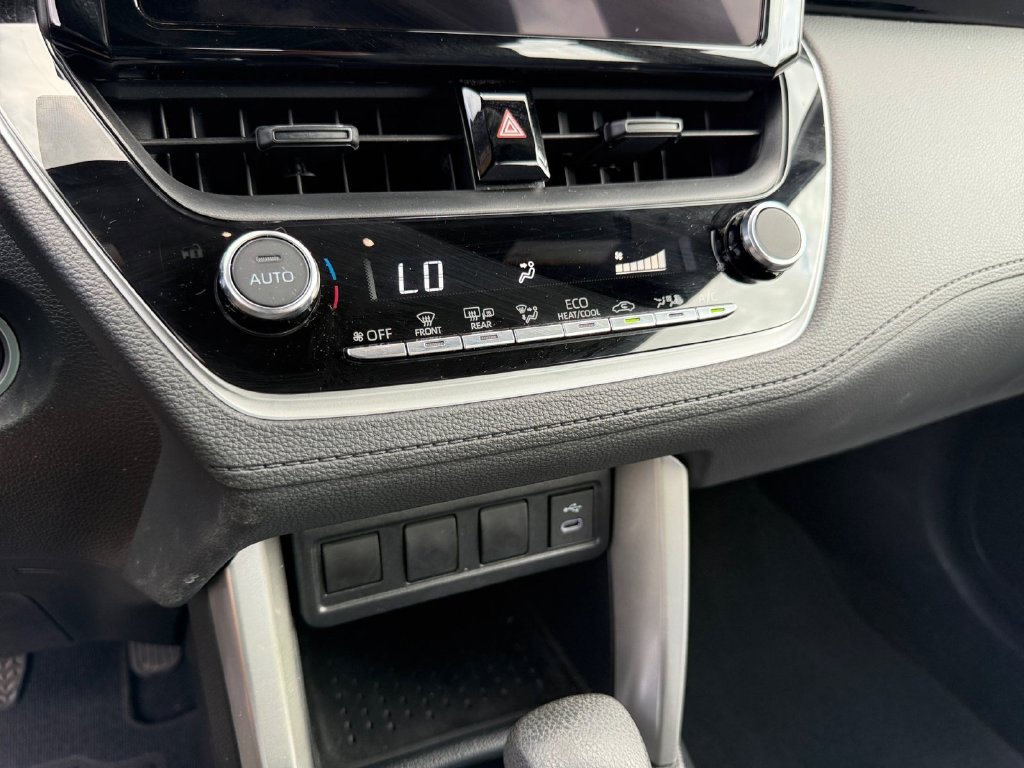 Used 2023 Toyota Corolla Cross AWD Hybrid image 22