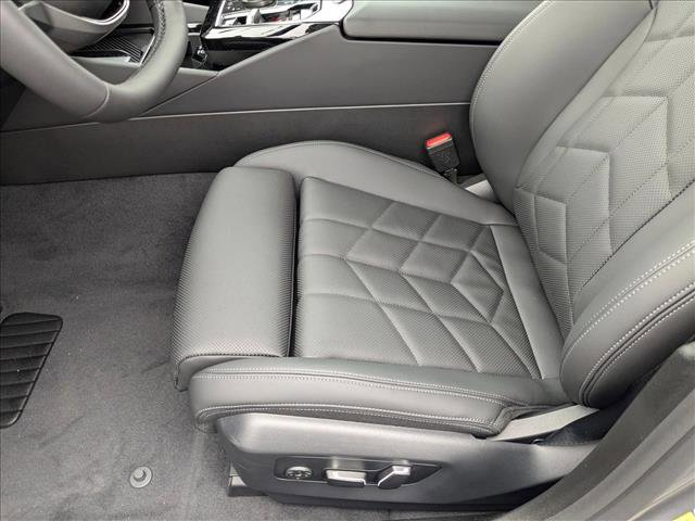 Used 2025 BMW i5 eDrive40i w/ Premium Package image 4