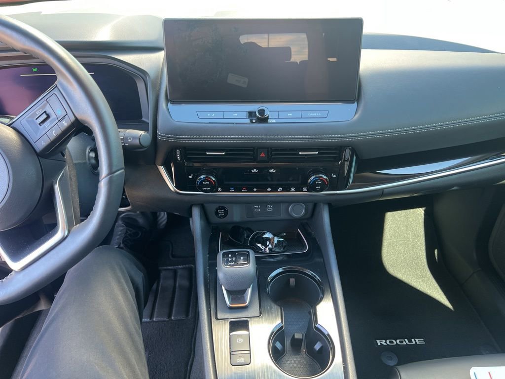 Used 2024 Nissan Rogue SL w/ SL Premium Package image 9
