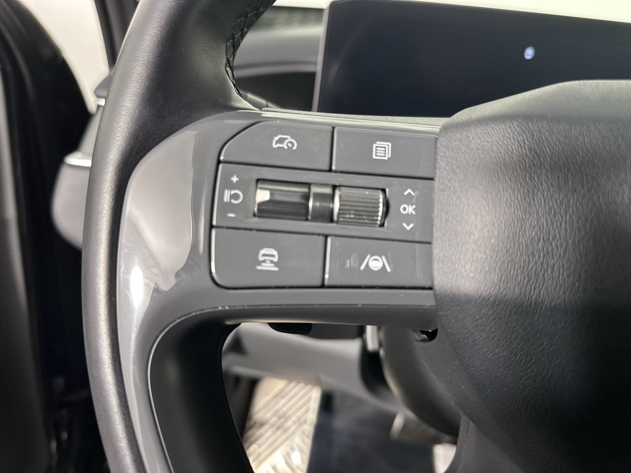 Certified 2024 Kia EV9 GT-Line AWD/4WD image 11