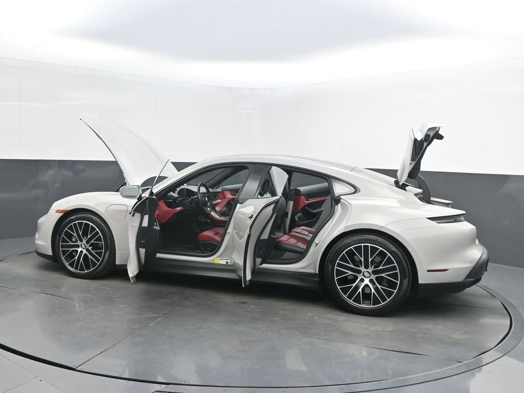 Certified 2023 Porsche Taycan image 31