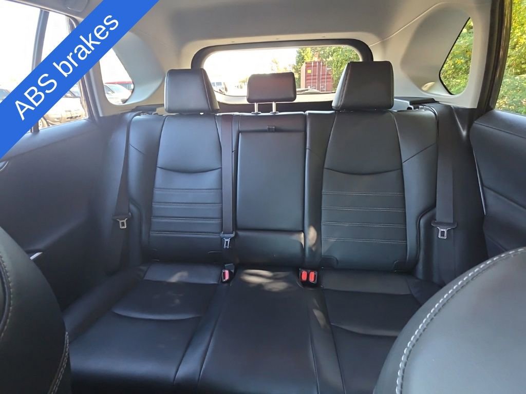 Used 2019 Toyota RAV4 XLE Premium image 21