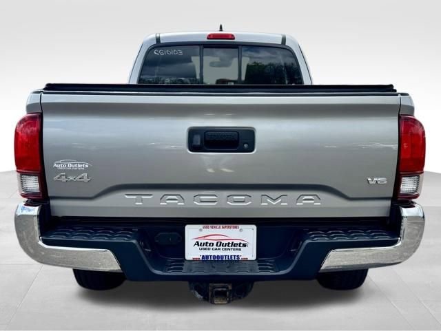 Used 2019 Toyota Tacoma SR5 AWD/4WD image 7