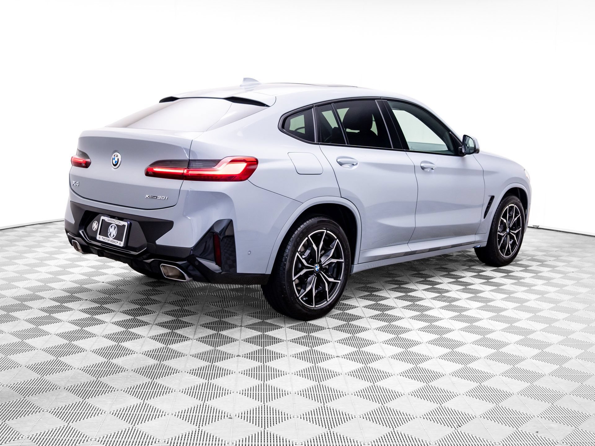 Used 2025 BMW X4 xDrive30i w/ Premium Package AWD/4WD image 5