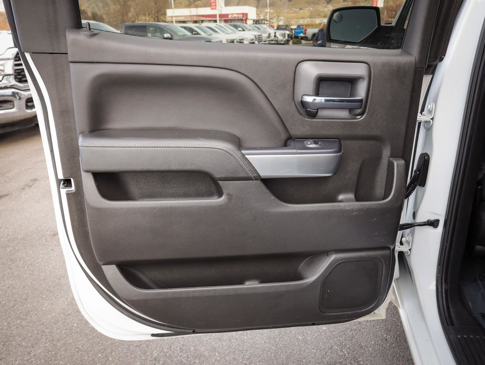 Used 2018 Chevrolet Silverado 1500 LT w/ All Star Edition image 32