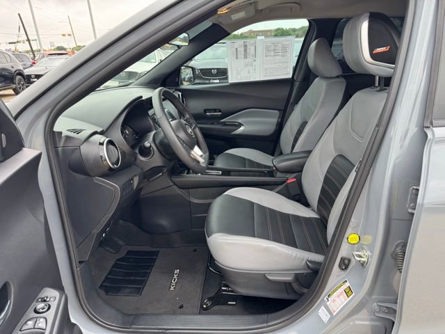 Used 2023 Nissan Kicks SR w/ SR Premium Package image 11