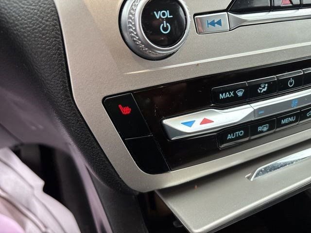 Used 2022 Ford Explorer XLT image 26