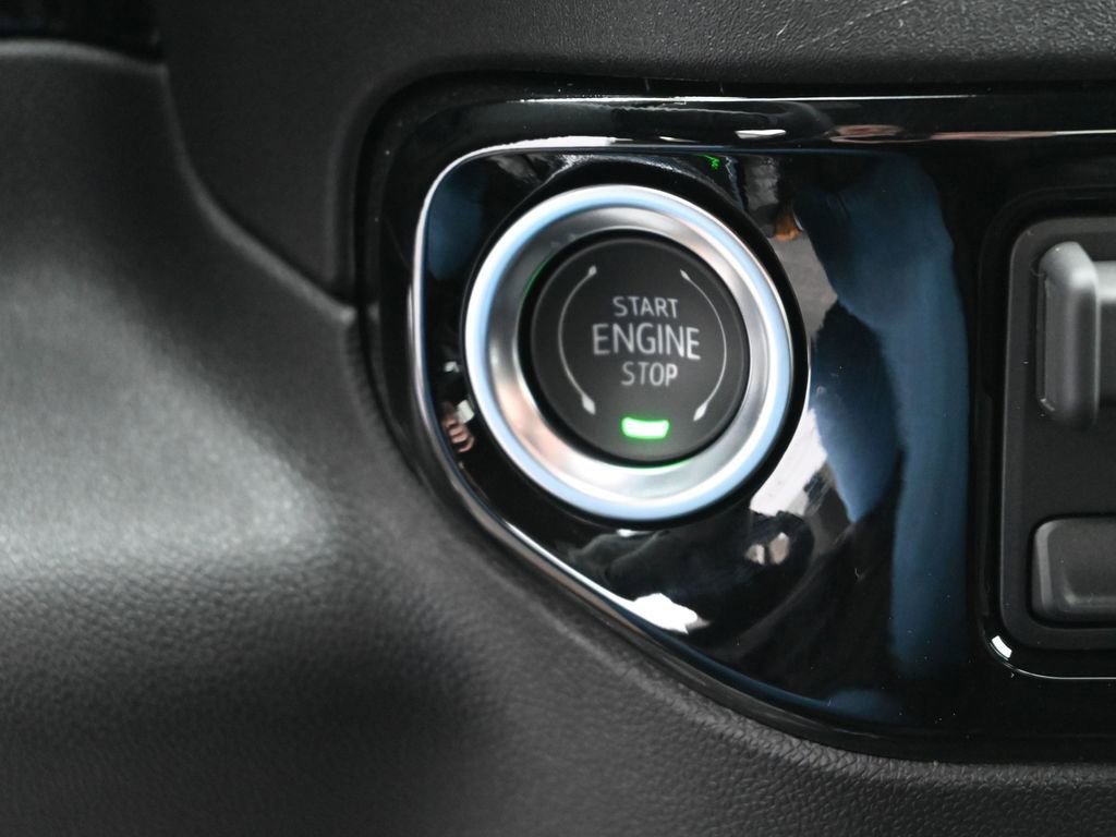 Used 2025 GMC Sierra 3500 SLE w/ SLE Value Package image 26