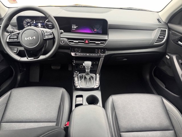 Used 2025 Kia Seltos SX AWD/4WD image 10