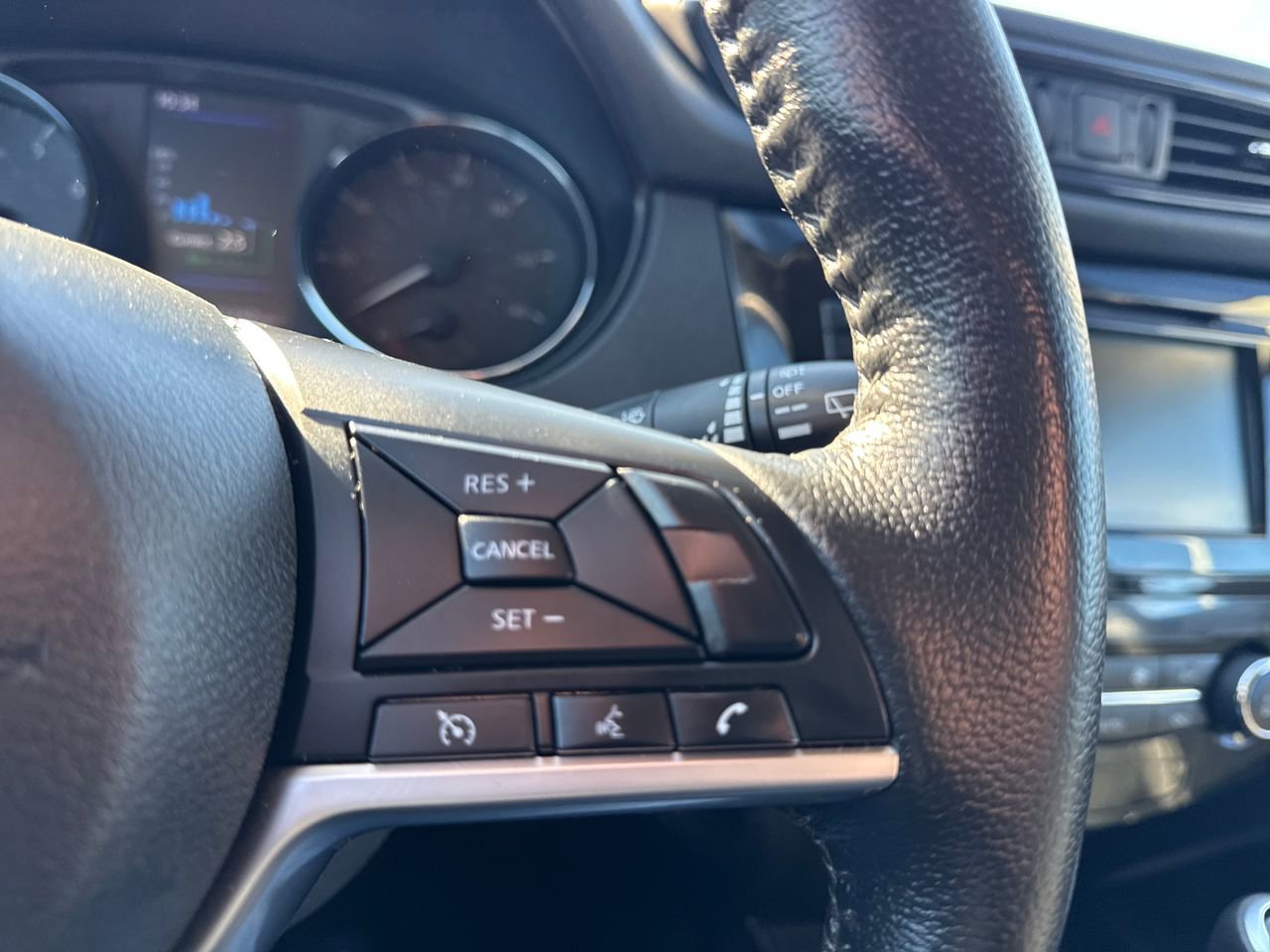 Used 2020 Nissan Rogue SL image 24