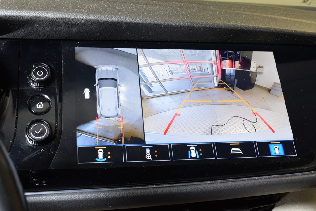 Used 2021 Buick Envision Avenir w/ Technology Package II FWD image 24