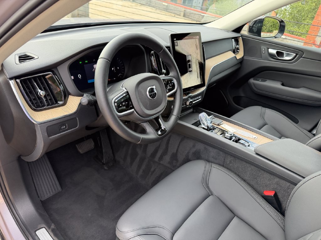 Certified 2026 Volvo XC60 B5 Plus AWD/4WD image 12