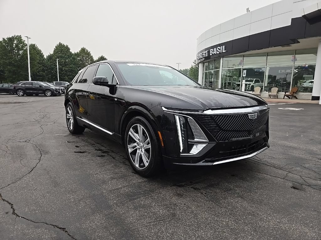 Certified 2024 Cadillac Lyriq Tech w/ Driver Assist Package AWD/4WD image 8