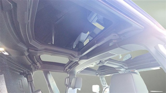 New 2025 GMC Hummer EV 2X image 21